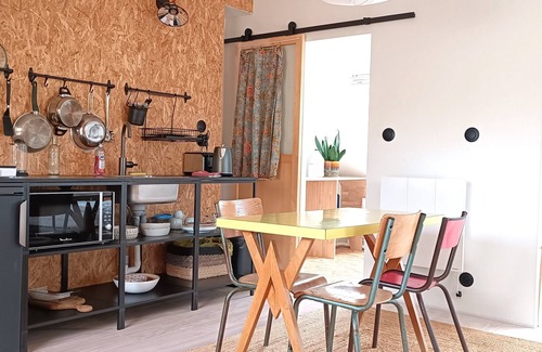Plouharnel Apartment | L'Etage - Quiet, spacious and cozy studio, classified Furnished Tourism