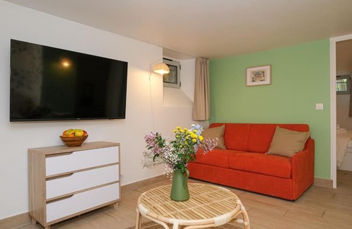 Quincy-Voisins Apartment | L'Eucalyptus avec Parking & Wifi