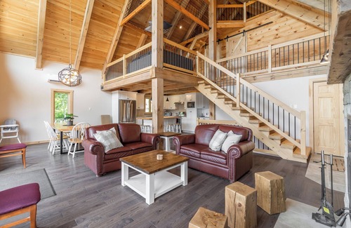 Saint-Leonard-de-Portneuf Ski Chalet | L'expérience Arborum Le Sime, Chalet en Bois Massif à L'emplacement Unique!