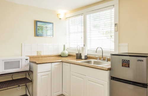 Historic Seaport House | L'Habitation Guest House