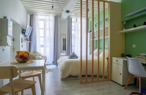 Riom Apartment | L'HELLENID - Logement Spacieux Proche Cour d'appel Riom