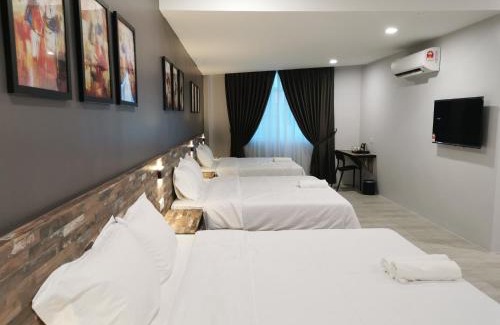 Simpang Renggam Hotel | L Hotel