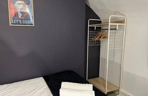 Evreux Apartment | L'icône du cinéma - Studio cosy - Gare - Centre-ville Evreux - Wifi