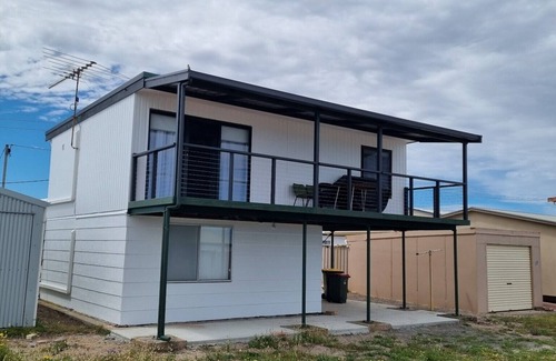 Moorowie House | L'il Southshore - 2 storey on Esplanade
