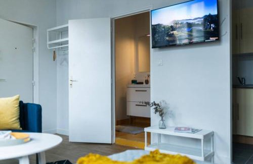 Fontenay-le-Comte Apartment | L'inattendu/Studio équipé et confortable