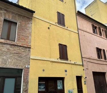Macerata House | L'inchiostro di Dante