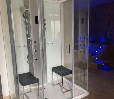 Saint-Cyr-sur-Loire Apartment | L'indiscrete Loveroom