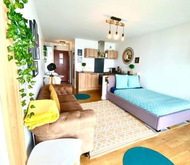 Concarneau Apartment | - L'IROIZH - CONCARNEAU - VUE MER PANORAMIQUE - STUDIO STANDING PLAGE DES SABLES BLANCS - PARKING - DRAPS & SERVIETTES INCLUS - NEAR THALASSOTHERAPY - Wifi -