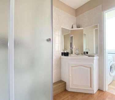 Mourenx Apartment | L'ISKANDER - Apaisant 3 chambres