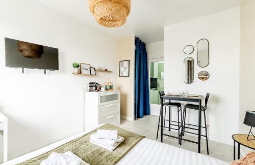 Saint-Nazaire Apartment | L'Oasis - Studio à 350m de la mer & du centre ville