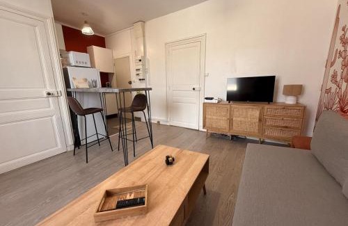 Montoir-de-Bretagne Apartment | L'Oasis - T2 Ambiance cactus et confort moderne