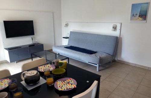 Pont-l'Abbe Apartment | L'Océanide - Appartement avec balcon-terrasse et parking privé