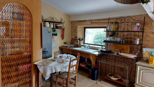 La Rochegiron Bed & Breakfast | L'olivier sur la place