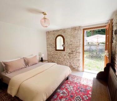 Molosmes House | L'Orée des Vignes - Maison Cosy avec Jardin Clos