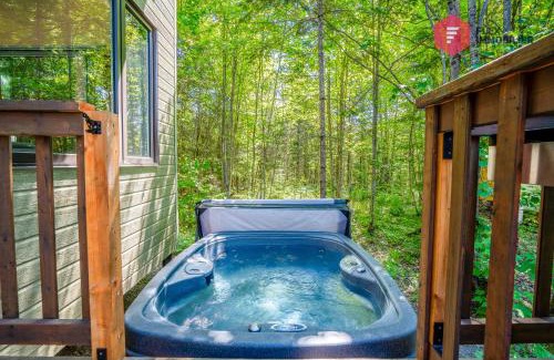 Pont-Rouge Ski Chalet | L'Orange-Méridien de Portneuf/Extra-Comfort, Hot tub and Pool
