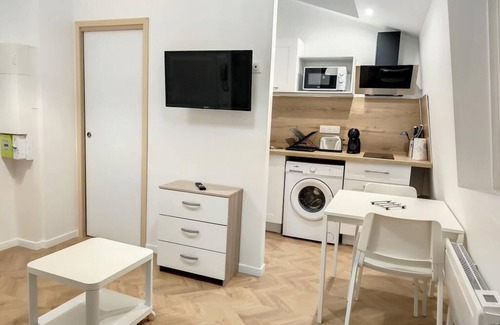Saint-Quentin Apartment | L'orchidée