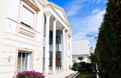 Les Berges Du Lac II House | L'Orchidée - Suites de Luxe avec Piscine Chauffée et Vue sur le Lac de Tunis