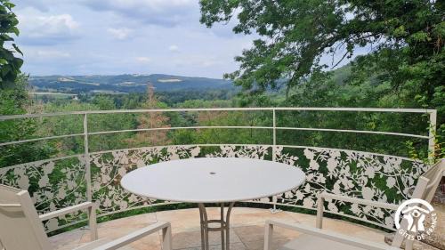 Cordes-sur-Ciel Bed & Breakfast | L'oree de la gresigne