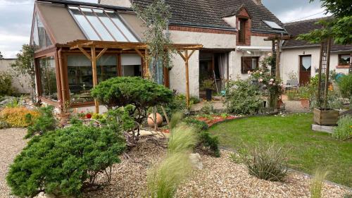 Nouan-sur-Loire Bed & Breakfast | L'Orme Seul, Gîte