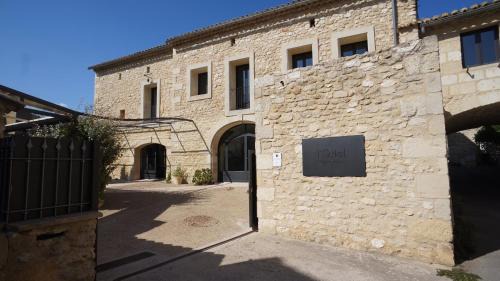 Saint-Hilaire-d'Ozilhan House | L'Ostal Saint Hilaire d'Ozilhan - Bed & Breakfast - Spa