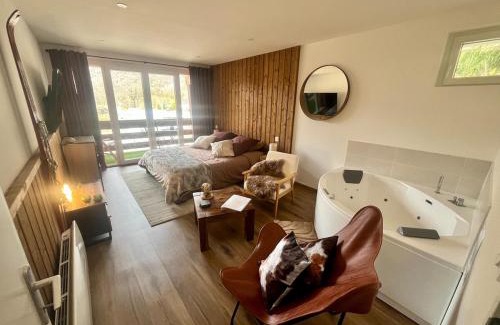 Ax-les-Thermes Apartment | L'Ostalet suite luxe Jacuzzi