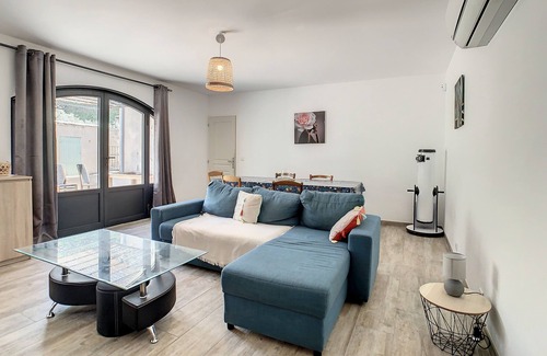 Robion House | l Oustaou dei l Olivado Gite et vue Imprenable du Luberon