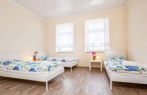 Leverkusen Apartment | L03 friendly holiday apartment in Leverkusen Manfort with washing machine and free W-LAN