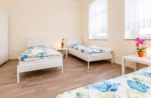 Leverkusen Apartment | L03 friendly holiday apartment in Leverkusen Manfort with washing machine and free W-LAN