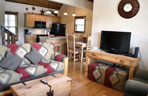 Reeds Spring Cabin | L131A, 1 Br Loft Lakeview Cabin, Near Pavilion and Lake