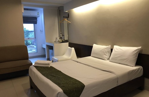 Bangkok Hotel | L42 Hostel