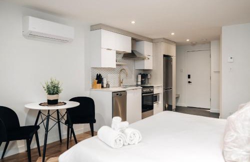 Mont-Tremblant Village Apartment | LAÖ Loft Tremblant #106 - KING size Bed