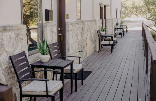 Dripping Springs House | La Aldea House - Asante Lodging and Events