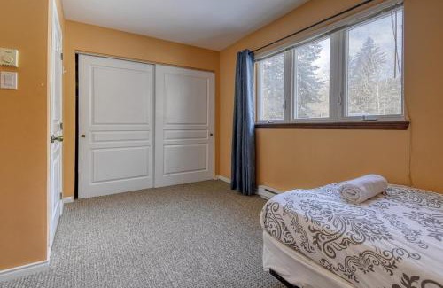 Mont-Tremblant Apartment | La Bête Tremblant Classic Charming Chalet