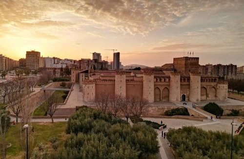 La Almozara Apartment | La balconada de la Aljafería con parking privado