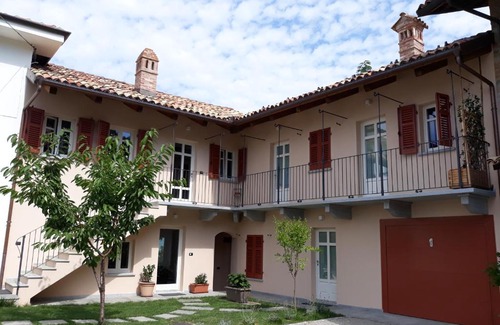 Monforte d'Alba Bed & Breakfast | La Basiglia B&B