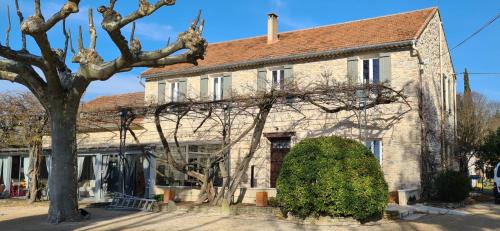 Saumane-de-Vaucluse Bed & Breakfast | La Bastide des Arts