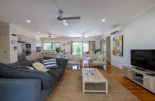 Horseshoe Bay House | La Belle aimante, TOP NOTCH