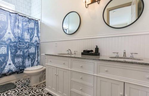 Faubourg Delassize House | La Belle Luxe 3qnbed, walk to street car!