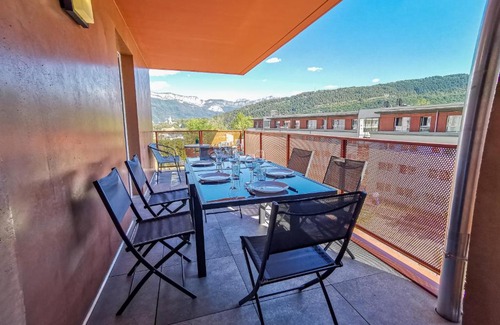 Annecy Apartment | La Belle Vue - Garage Terrasse Wi-Fi Netflix Disney+