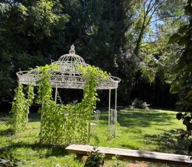 Nazelles-Negron Bed & Breakfast | La Bertiniere
