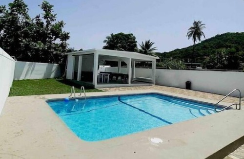 Quebrada Fajardo House | 🤍La Bianca private🤍 pool🏊🏼,🎂🎉🎁 billiards birthday🎱,