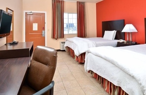 Girvin Hotel | La Bonita Inn And Suites