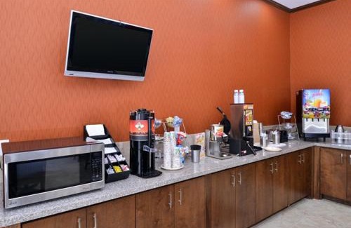 Crane Hotel | La Bonita Inn & Suites - Crane