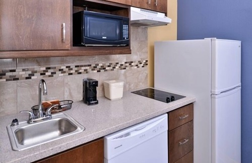 Crane Hotel | La Bonita Inn & Suites
