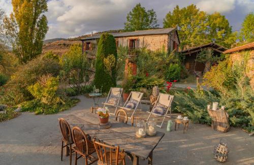 Les Valls d'Aguilar Villa | La Borda del Feu
