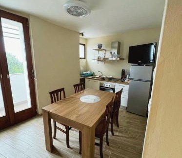 Alice Bel Colle Apartment | La bottega del sogno