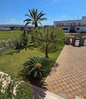 Mola di Bari Apartment | La Bouganville
