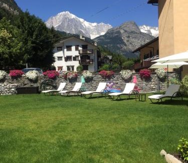 Pre-Saint-Didier Bed & Breakfast | La Boule de Neige