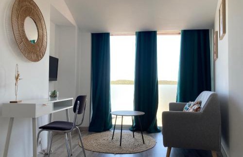 Rochefort-du-Gard Apartment | La Bruyère