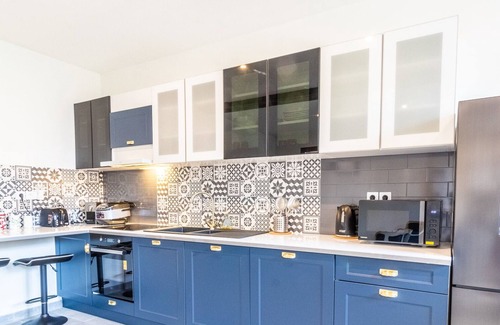 Jonzac Apartment | LA BUANDERIE - Large two-bedroom apartment, luxurious appointments!
